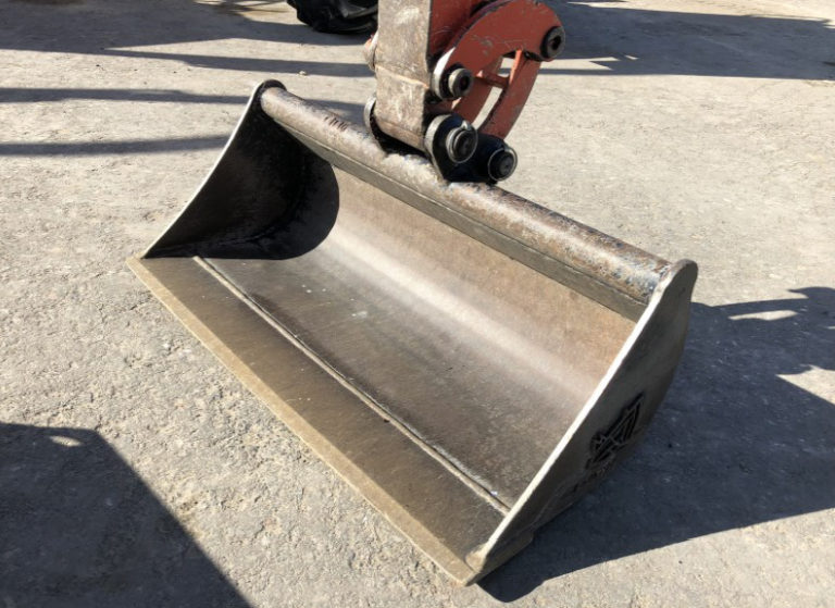 Changing Excavator Buckets Didcot Plant