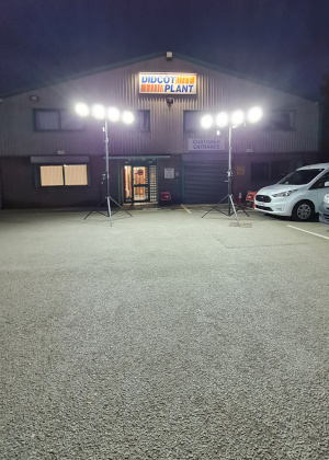 Four Head LED Mast Floodlights lighting up the Didcot Plant forecourt at night